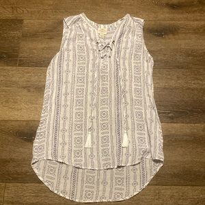 St. John’s bay tank small‎